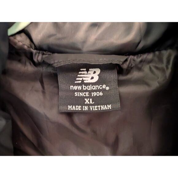 New Balance Puffer Vest Full Zip Outerwear Pockets Tech Vest SIZE XL NEW - Picture 5 of 5